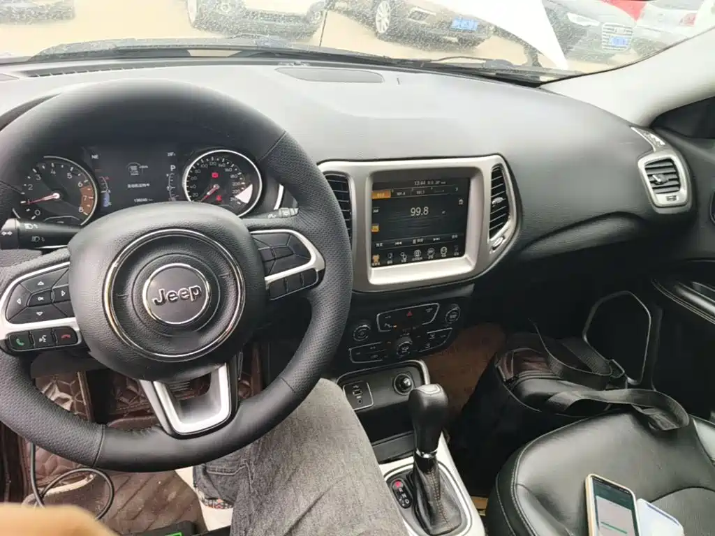 Jeep Compass — миниатюра 10