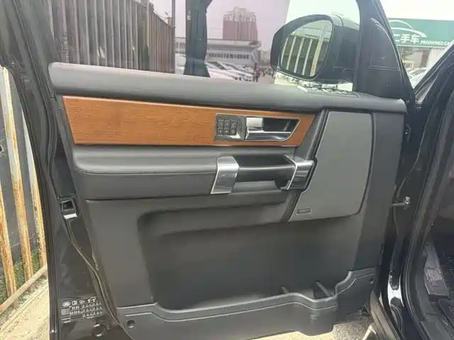 Land Rover Discovery — миниатюра 13