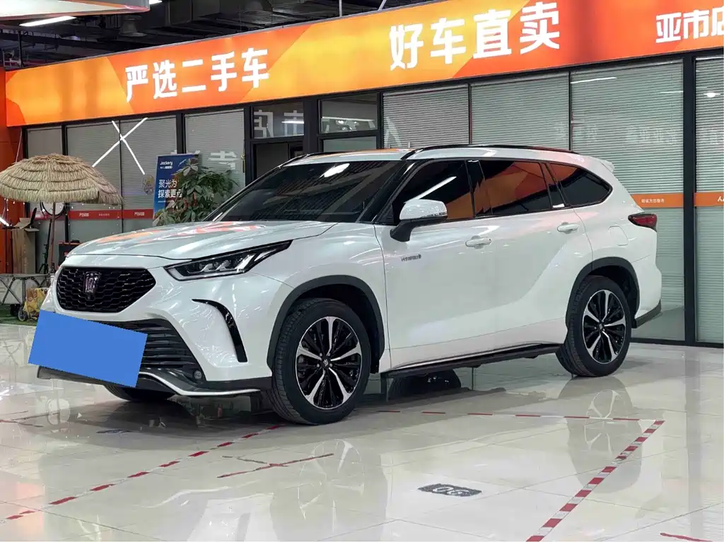 Toyota Crown Kluger 2022