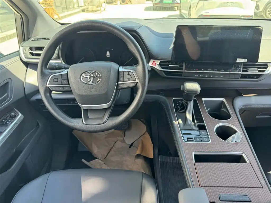 Toyota Granvia 2026 2.5L Luxury