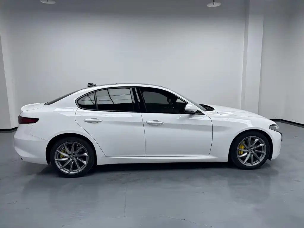 Alfa Romeo Giulia — миниатюра 8