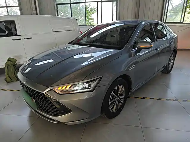 2025 BYD Qin