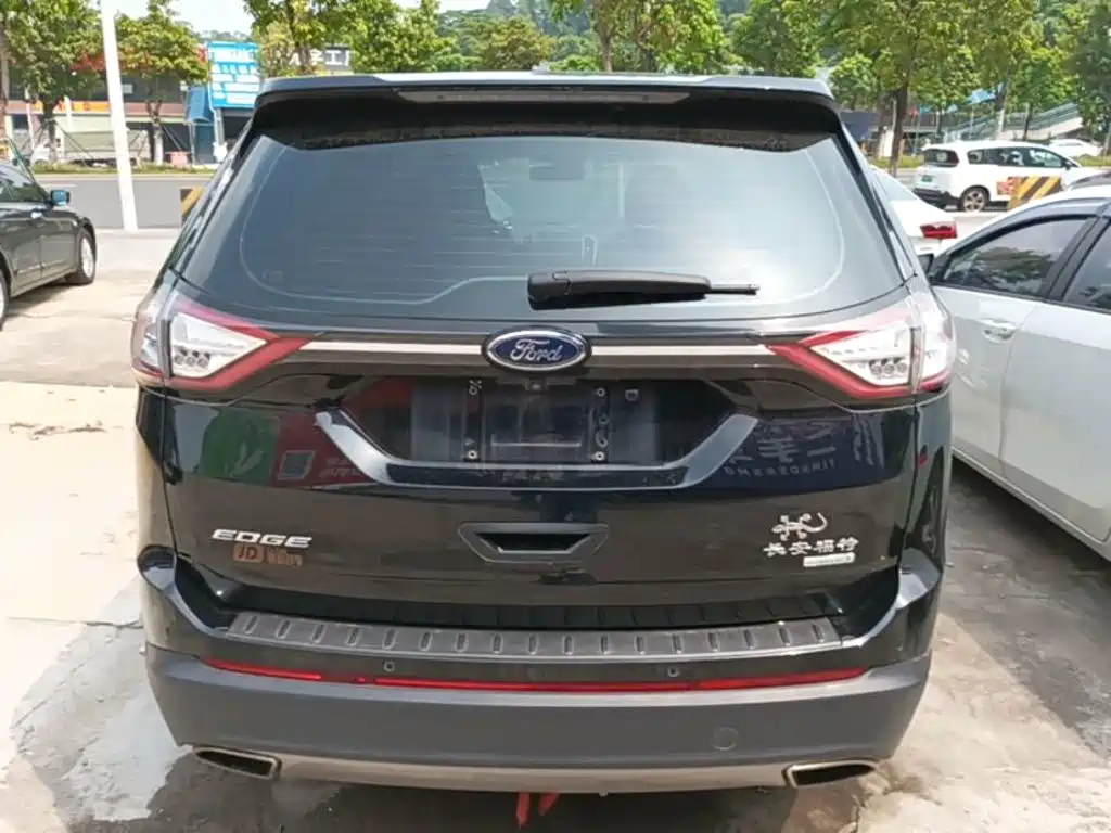 Ford Edge — миниатюра 6