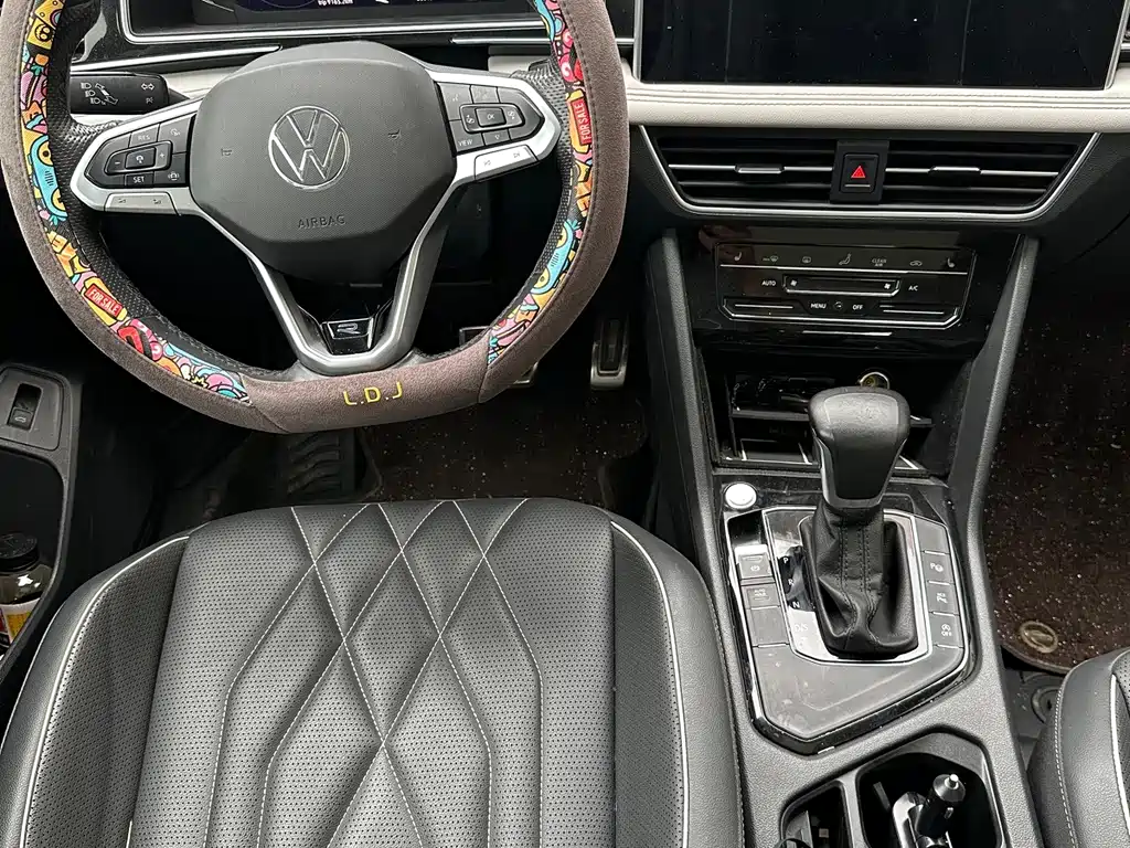 Volkswagen Tiguan L — миниатюра 11