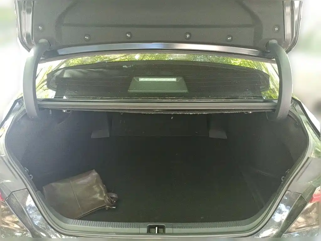 Toyota Camry — миниатюра 10