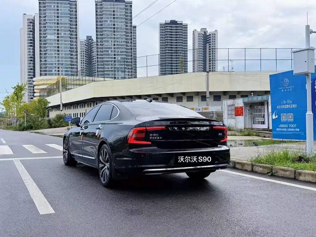 Volvo S90 — миниатюра 7