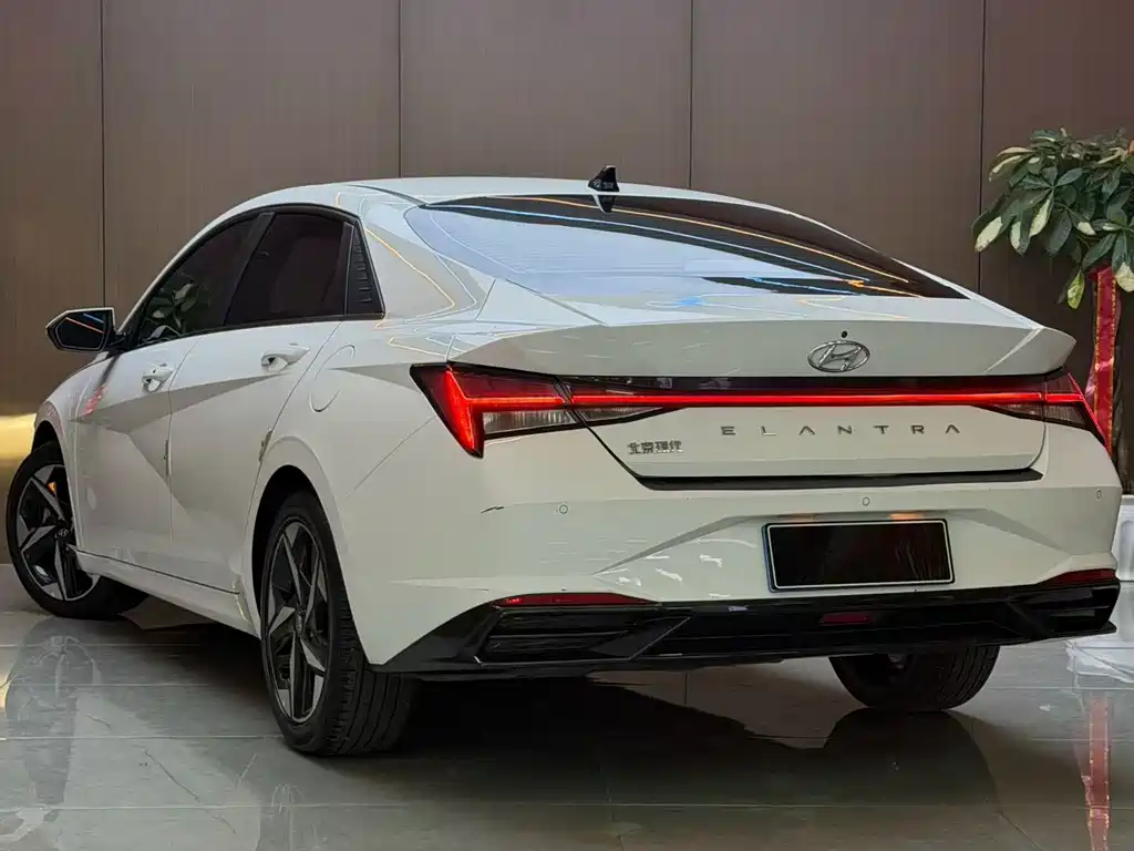 Hyundai Elantra — миниатюра 4