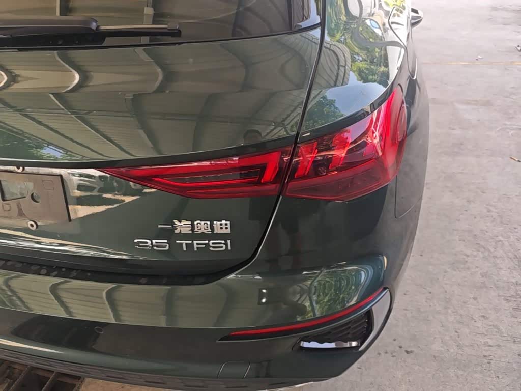 Audi A3 1.4 л 2021 г. Зелёный, пробег 35900 км