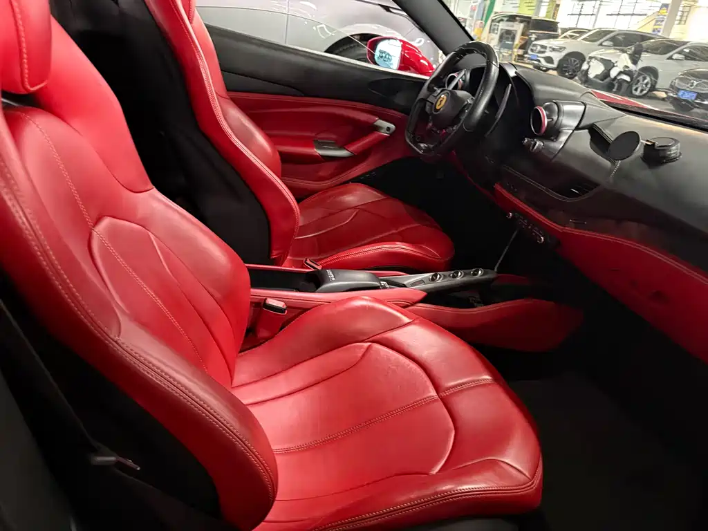 Ferrari F8 — миниатюра 4
