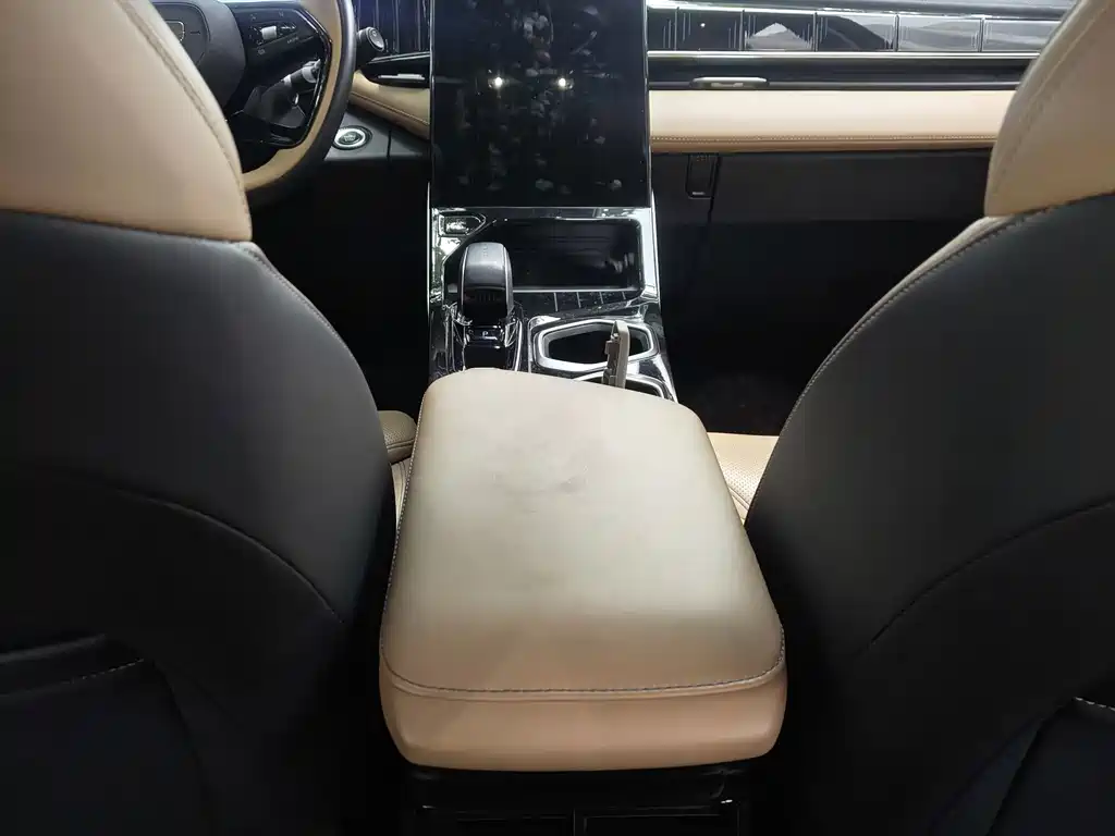 Geely Boyue L — миниатюра 11