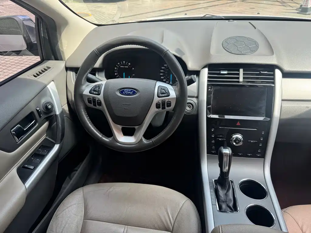 Ford Edge (Import) — миниатюра 7