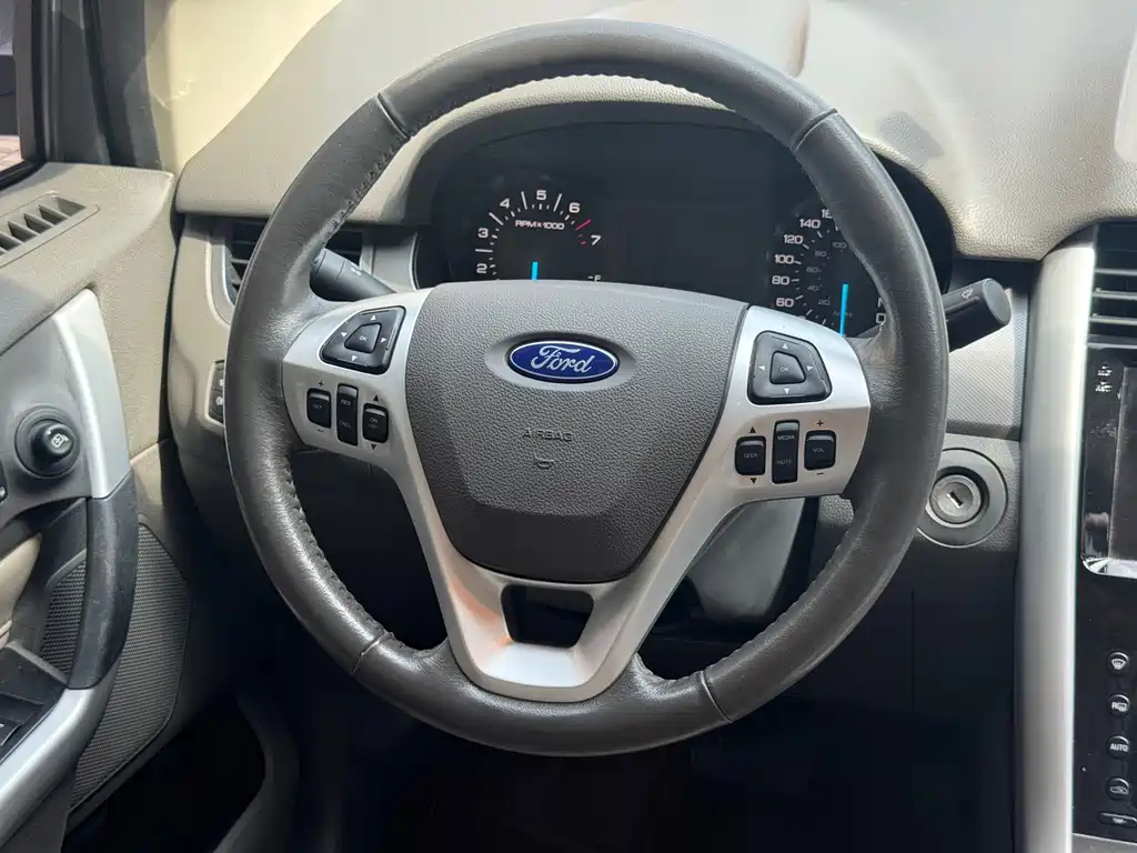 Ford Edge (Import) — миниатюра 11