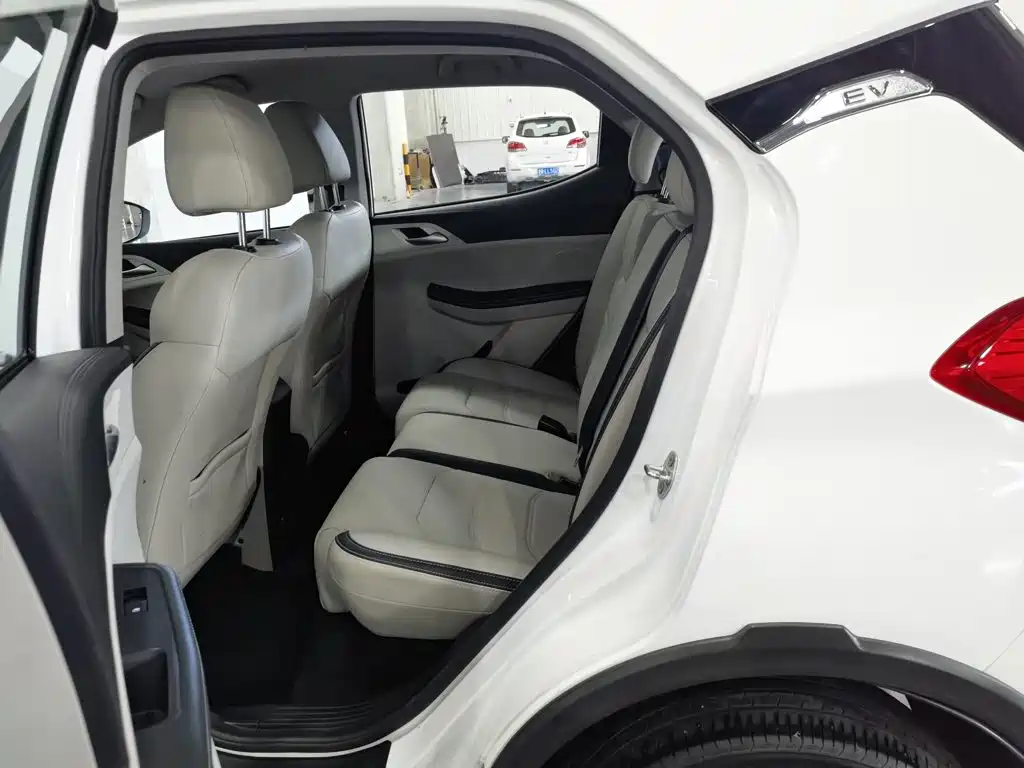 BYD Yuan Pro — миниатюра 15