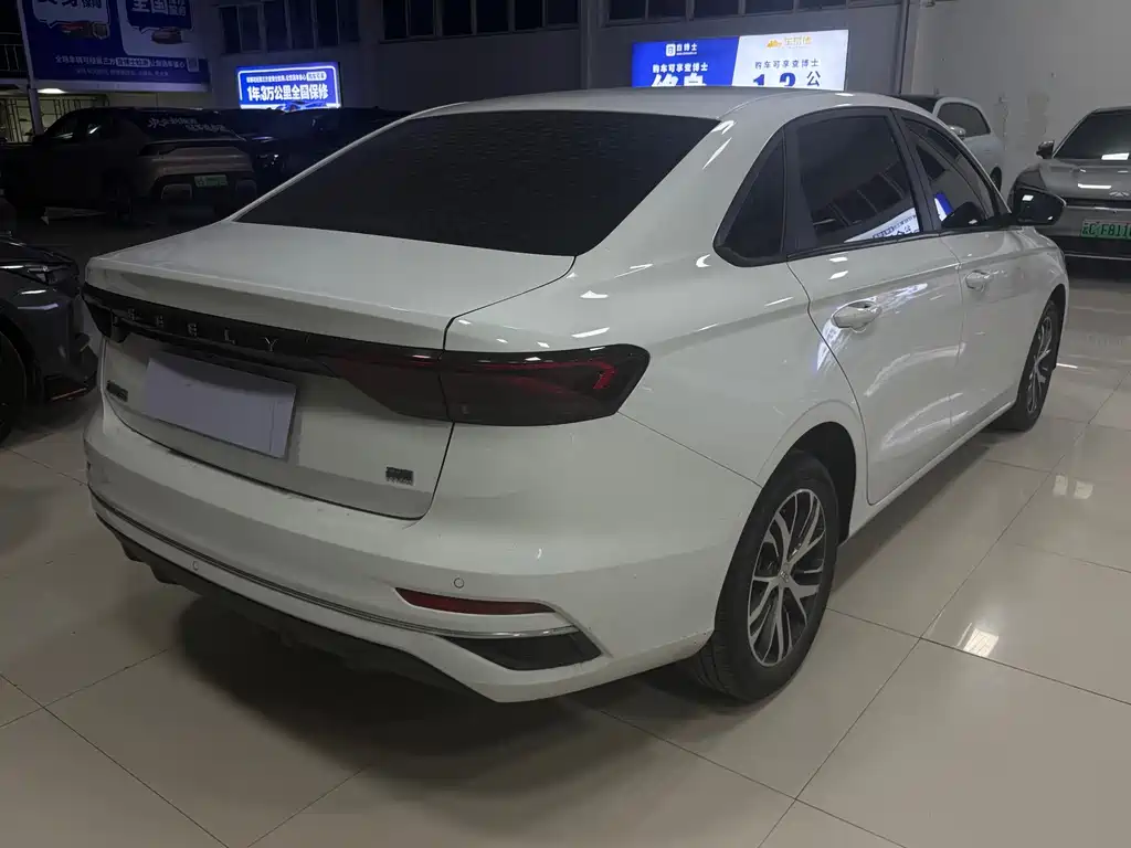 Geely Emgrand — миниатюра 9