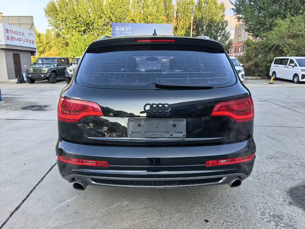 Audi Q7 — миниатюра 12
