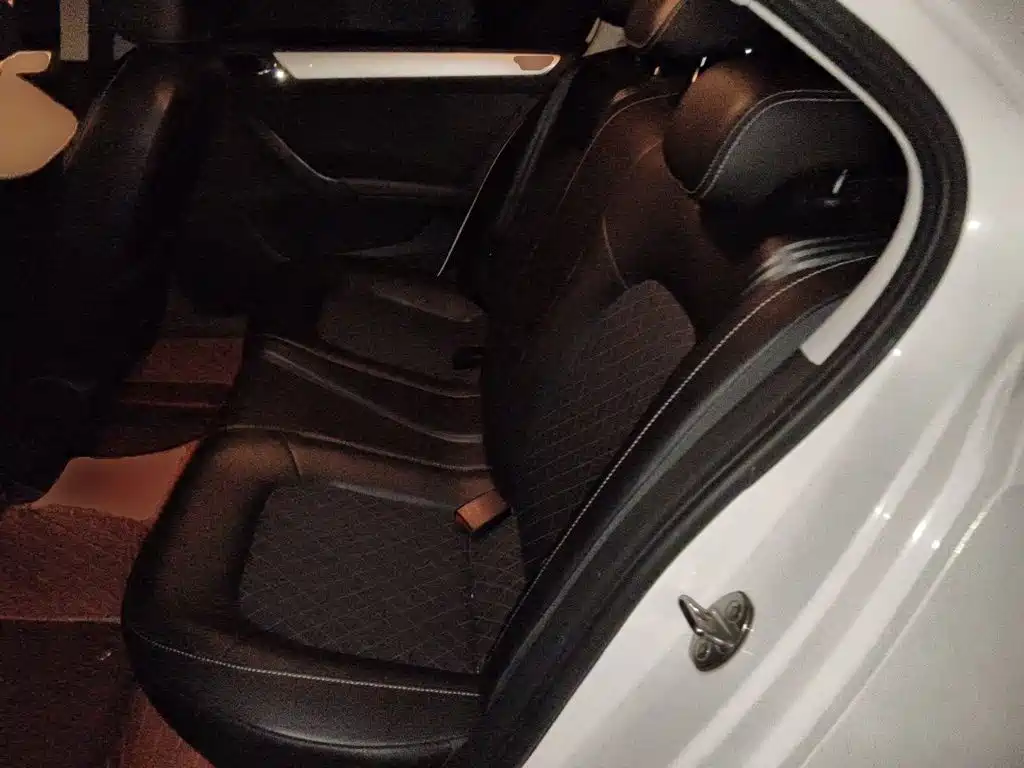 Skoda Rapid — миниатюра 18