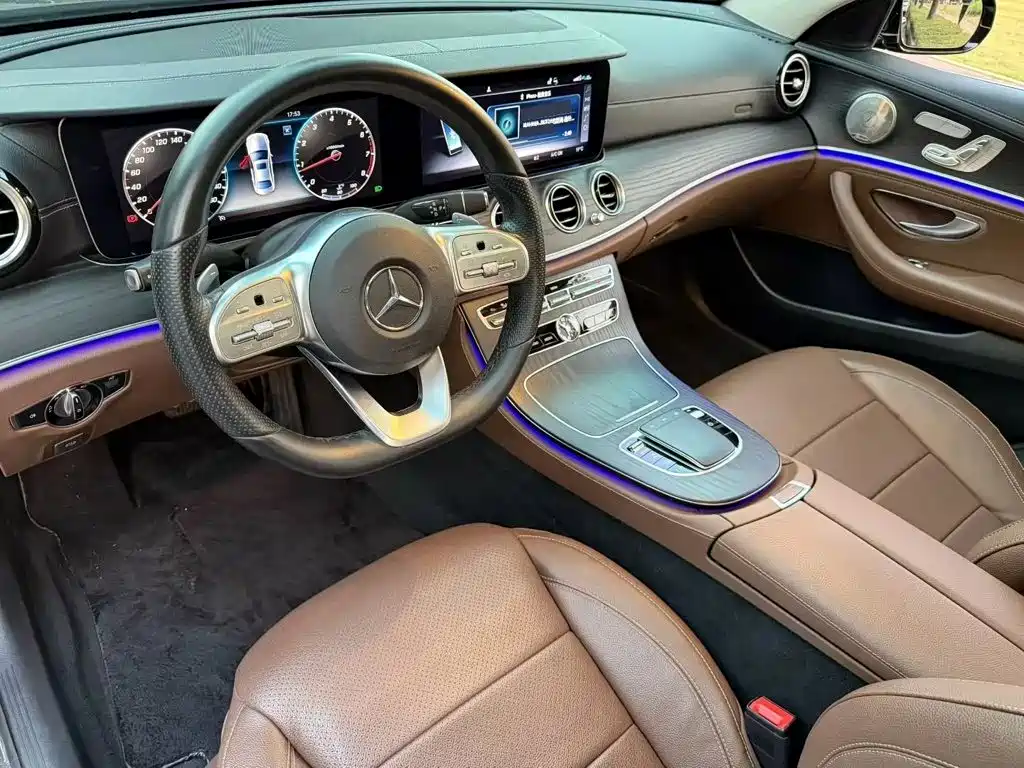 Mercedes-Benz E-Class — миниатюра 7