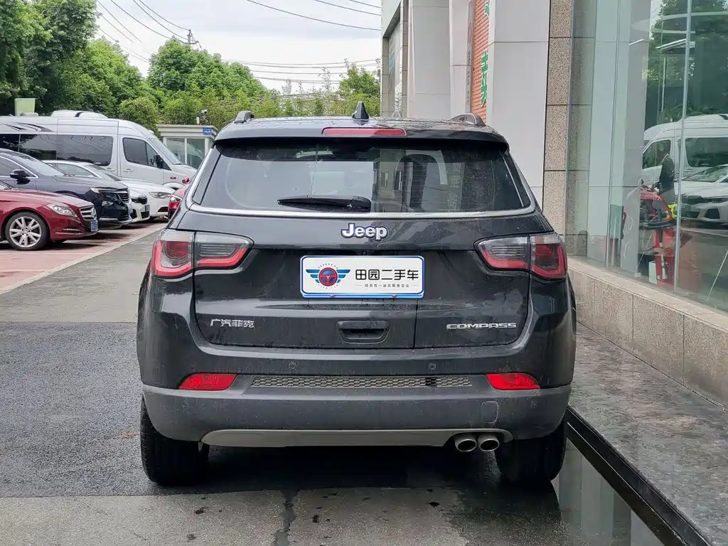 Jeep Compass — миниатюра 5