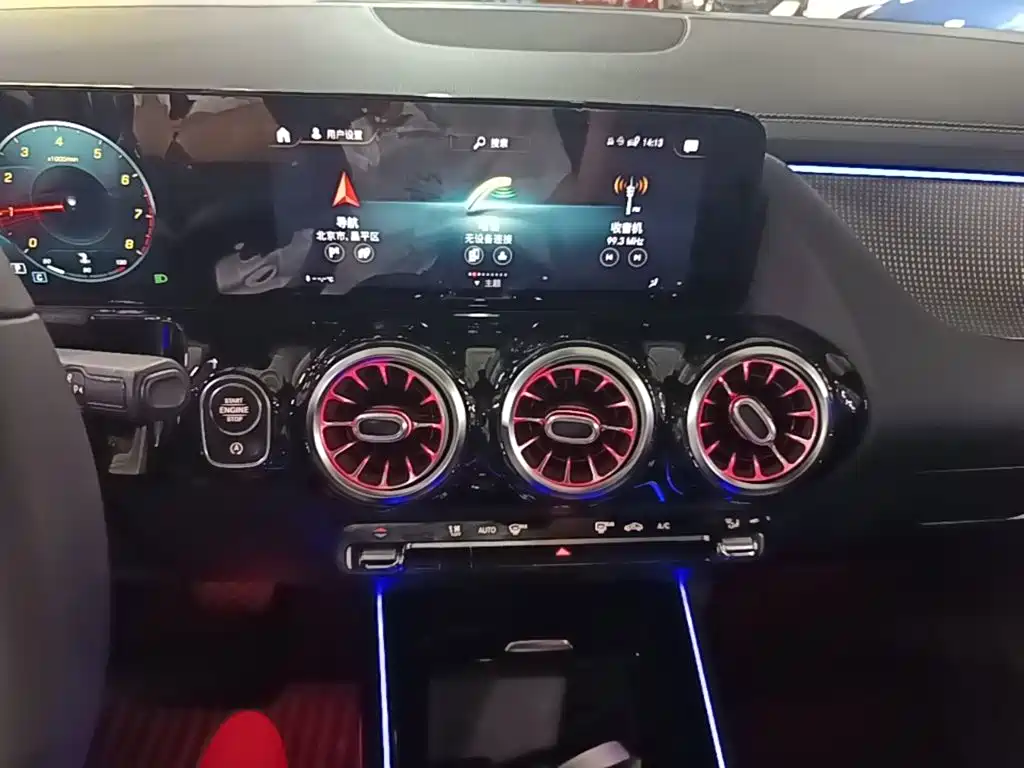 Mercedes-Benz GLA — миниатюра 13