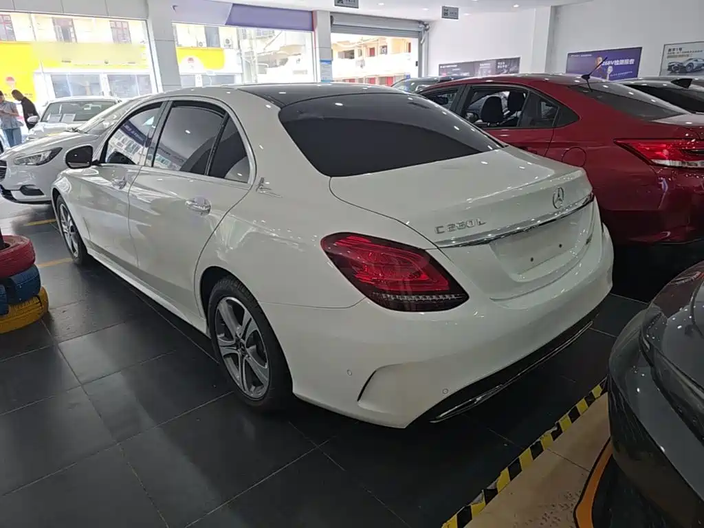 Mercedes-Benz C-Class — миниатюра 5