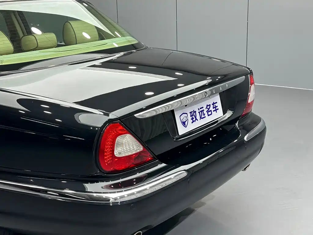 Jaguar XJ — миниатюра 48