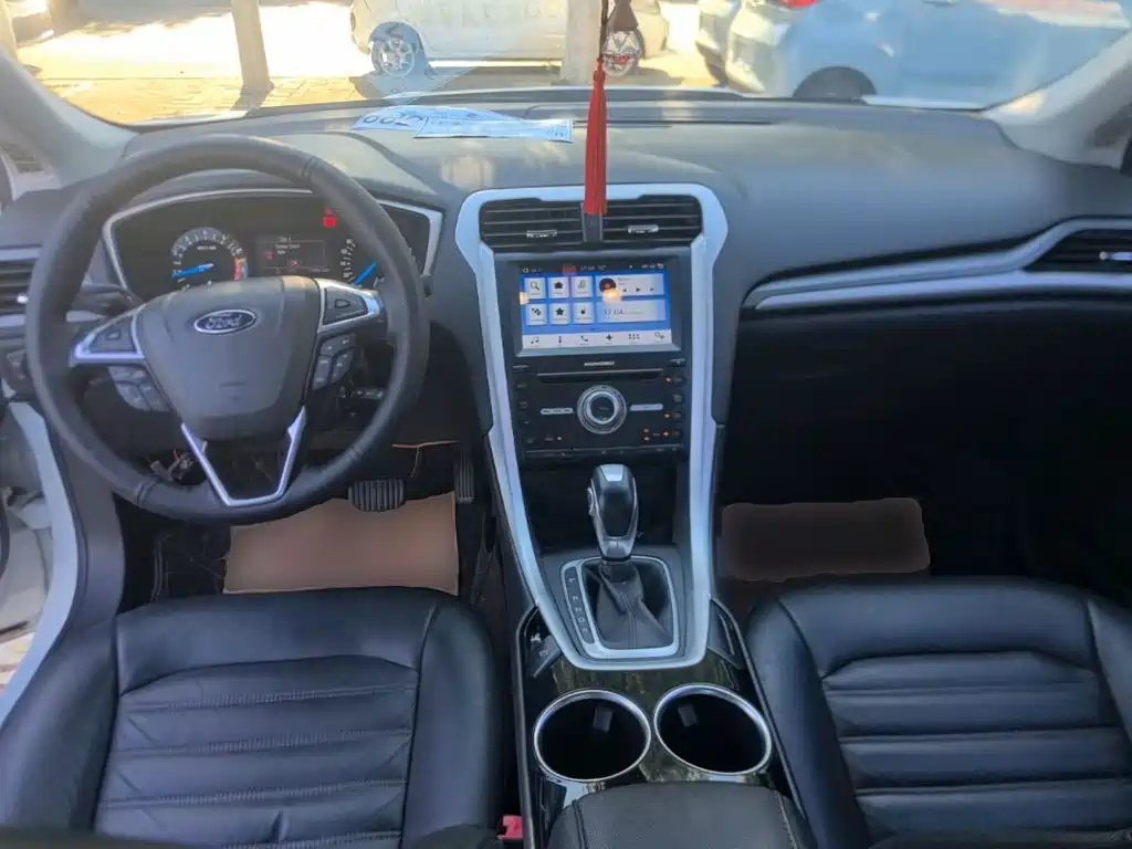 Ford Mondeo — миниатюра 10