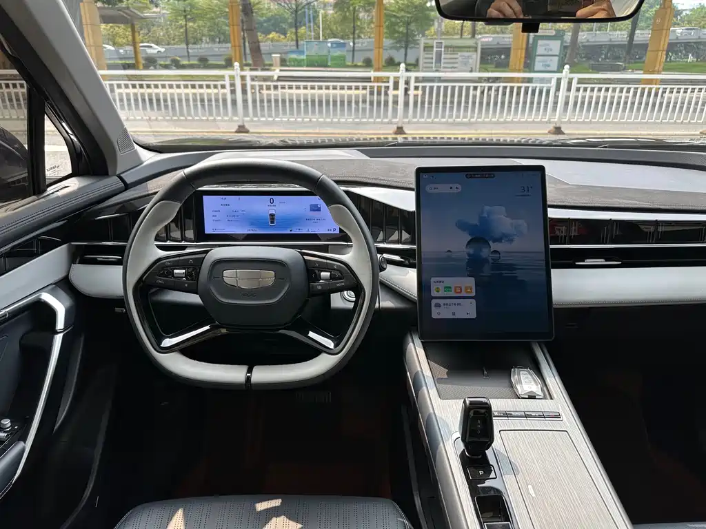 Geely Boyue L — миниатюра 12