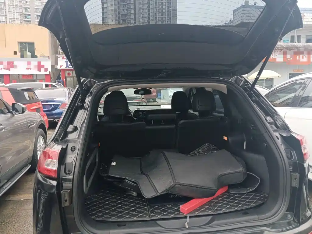 Jeep Cherokee — миниатюра 15