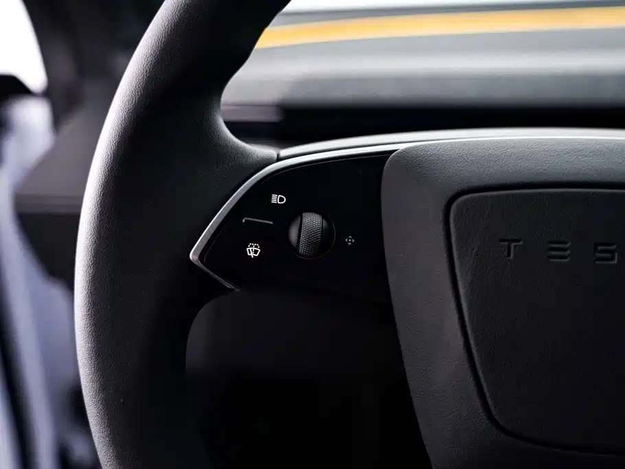 Tesla Model Y — миниатюра 28