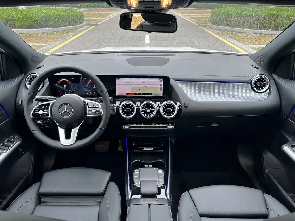 Mercedes-Benz GLA — миниатюра 12