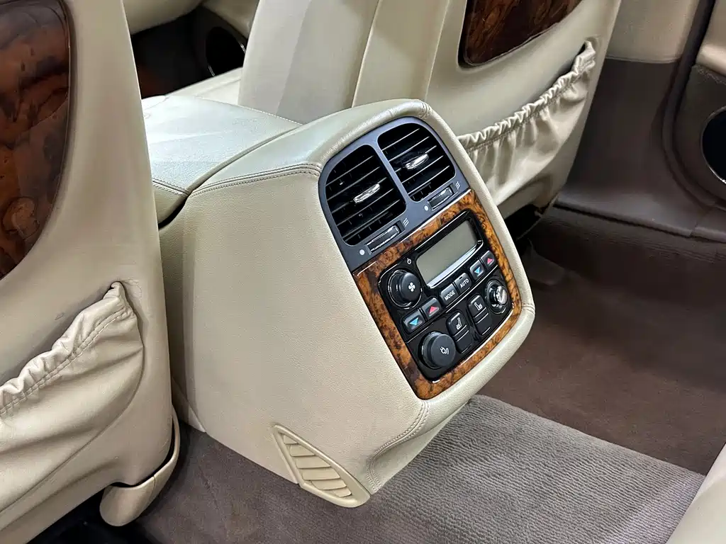 Jaguar XJ — миниатюра 22