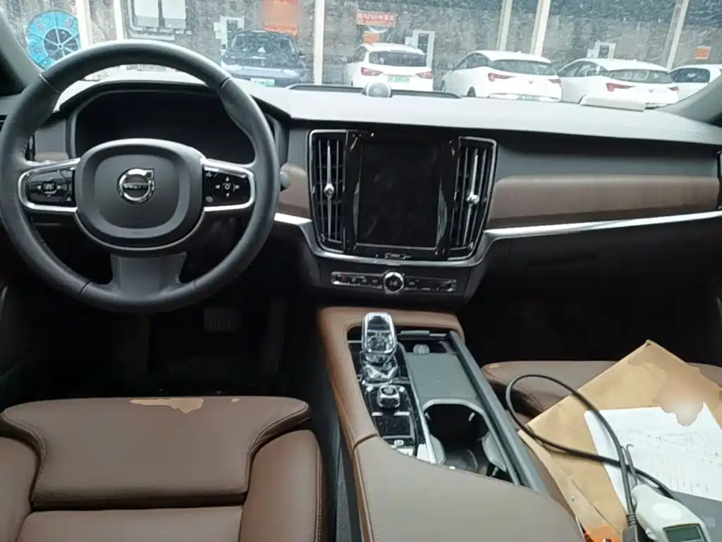 Volvo S90 — миниатюра 10
