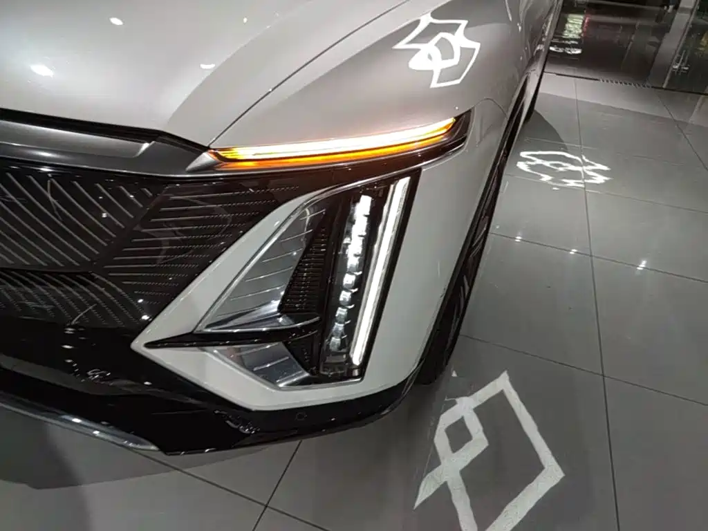 Cadillac Lyriq — миниатюра 24