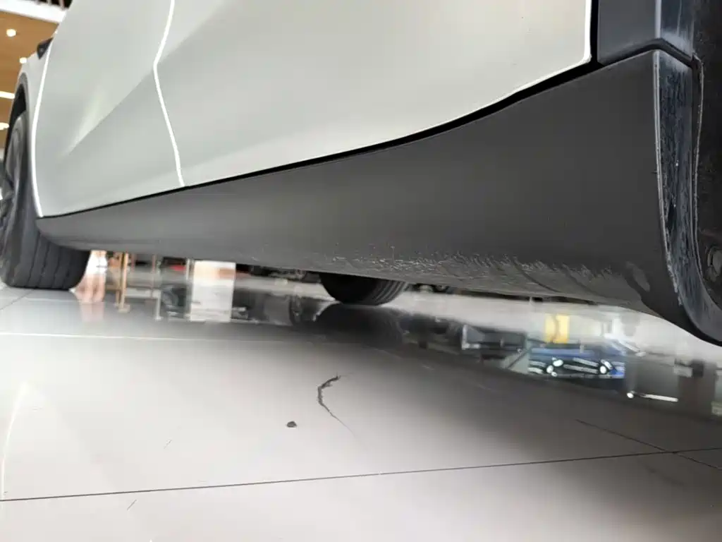 Tesla Model Y — миниатюра 22