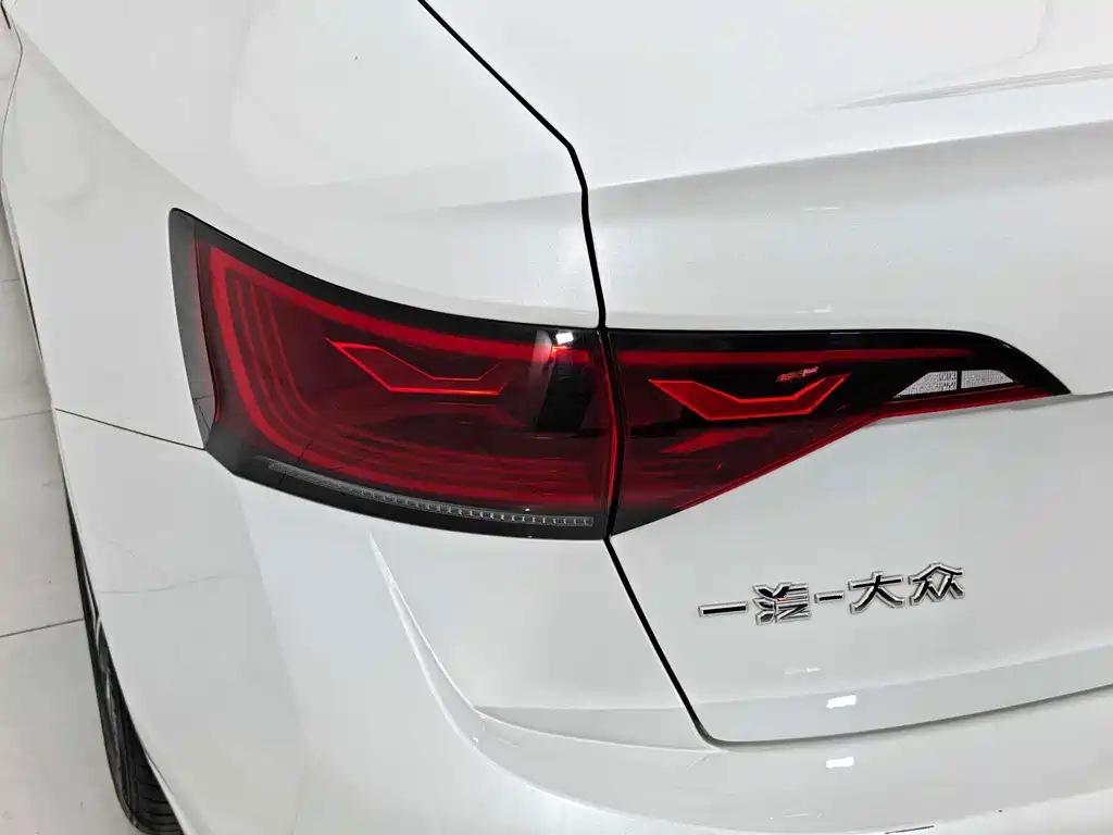 Volkswagen Sagitar — миниатюра 18