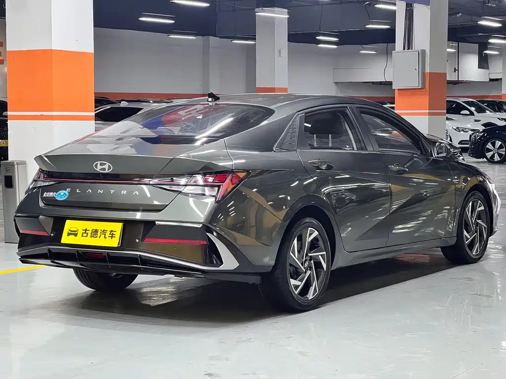 Hyundai Elantra 2023 1.5L CVT LUX Luxury