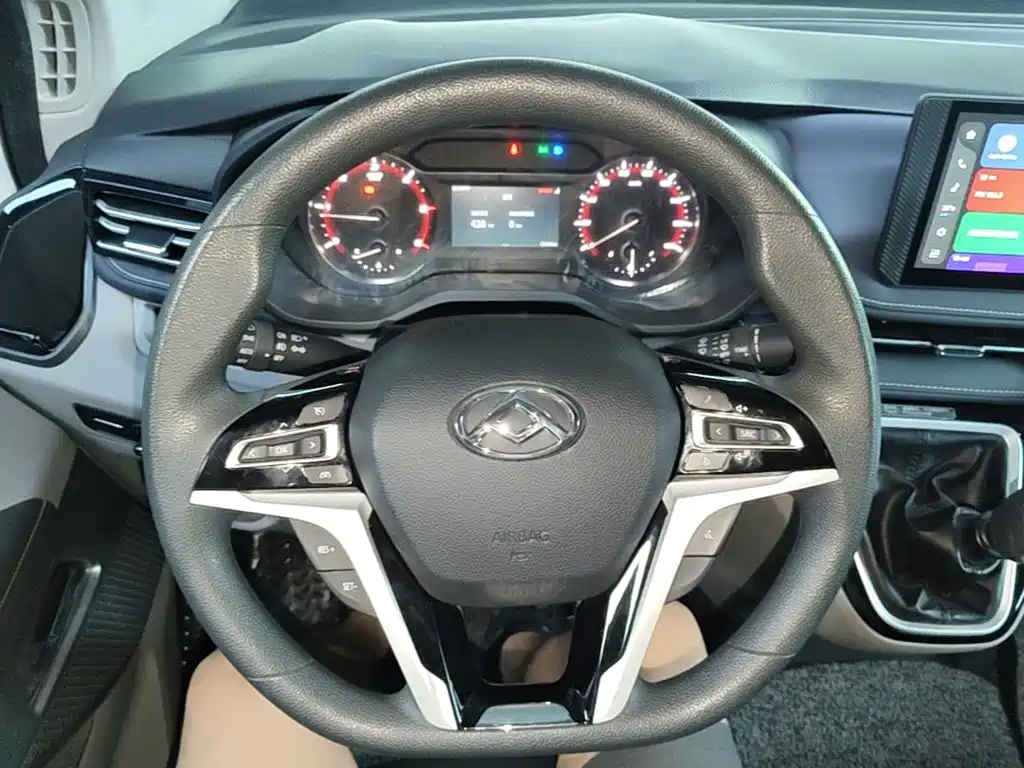 MAXUS V70 — миниатюра 11