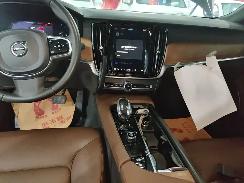 Volvo S90 — миниатюра 13