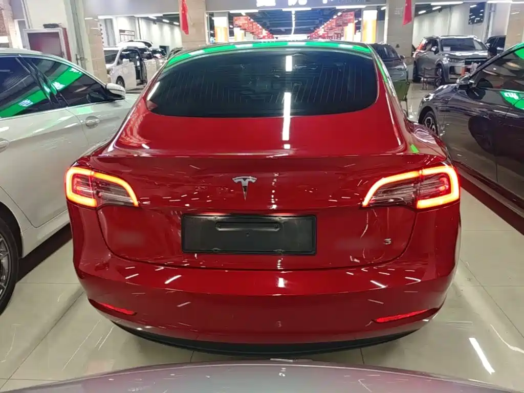 Tesla Model 3 — миниатюра 6
