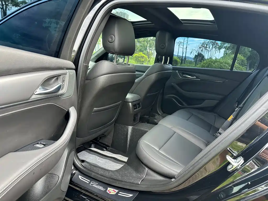 Cadillac CT5 — миниатюра 12