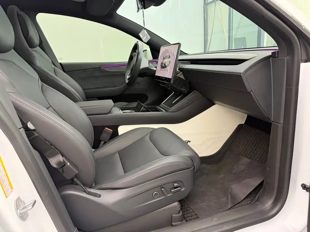 Tesla Model Y L — миниатюра 14