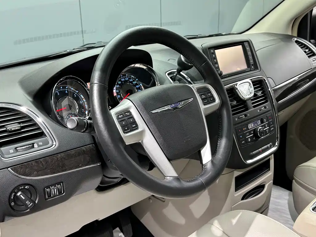 Chrysler Grand Voyager (Import) — миниатюра 9