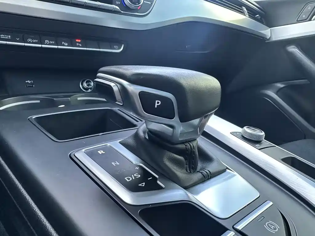 Audi A4L — миниатюра 11