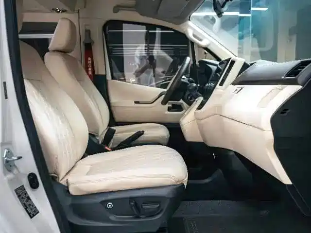 Toyota Hiace — миниатюра 17