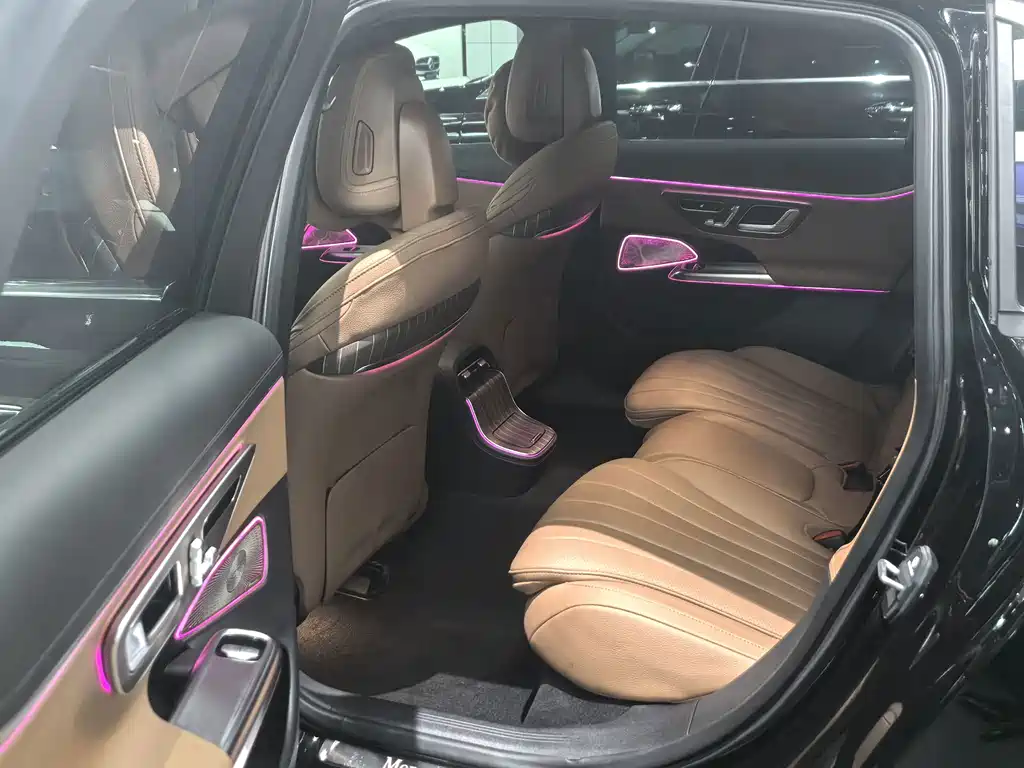 Mercedes-Benz E-Class — миниатюра 10