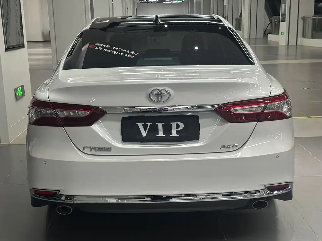 Toyota Camry — миниатюра 8