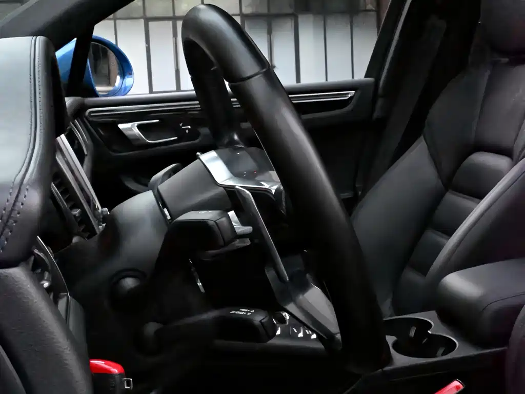 Porsche Macan — миниатюра 19