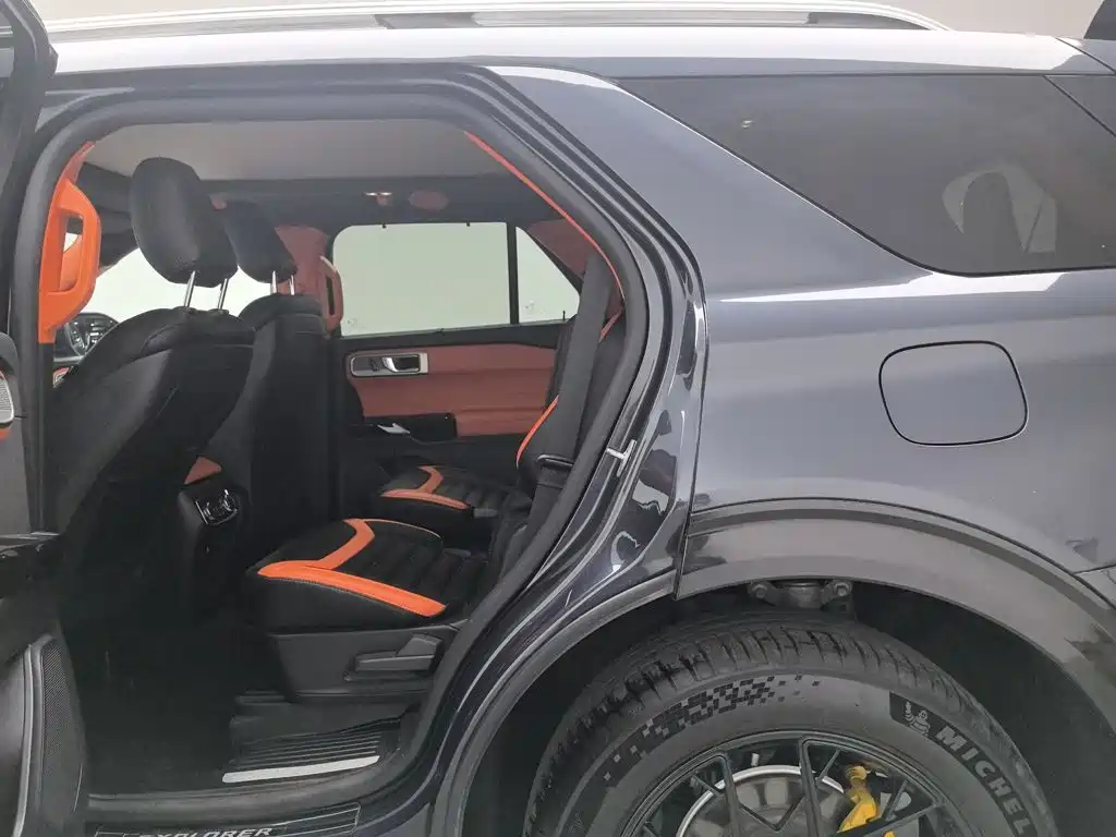 Ford Explorer — миниатюра 15