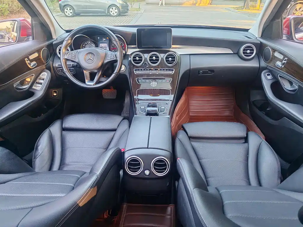 Mercedes-Benz C-Class — миниатюра 8
