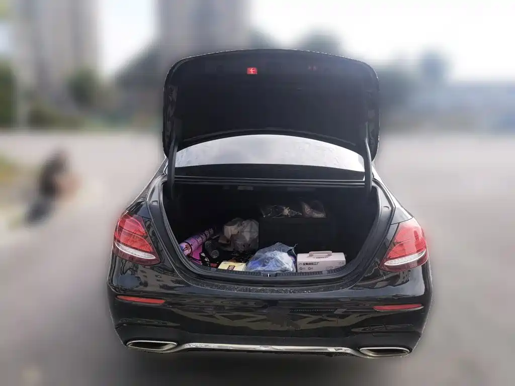 Mercedes-Benz E-Class — миниатюра 15